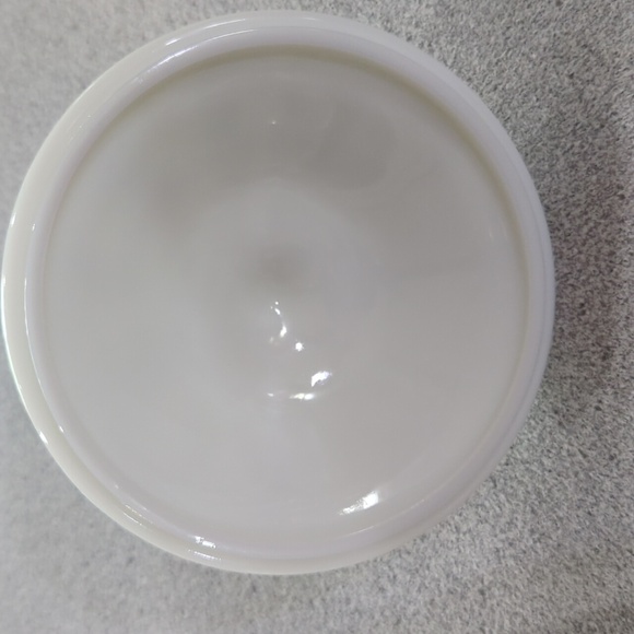 Vintage Westmoreland three-footed covered candy dish roses and ribbons - Picture 6 of 8